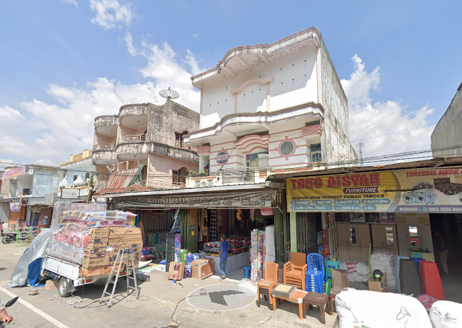 rumah burung walet di pasar